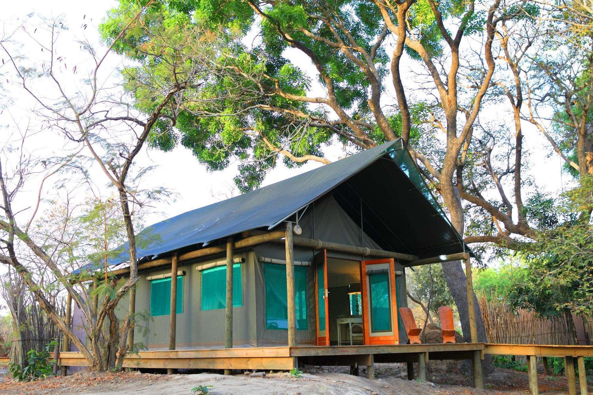 Fathala Wildlife Reserve Toubakouta Bilik gambar